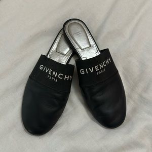 Givenchy logo Slides